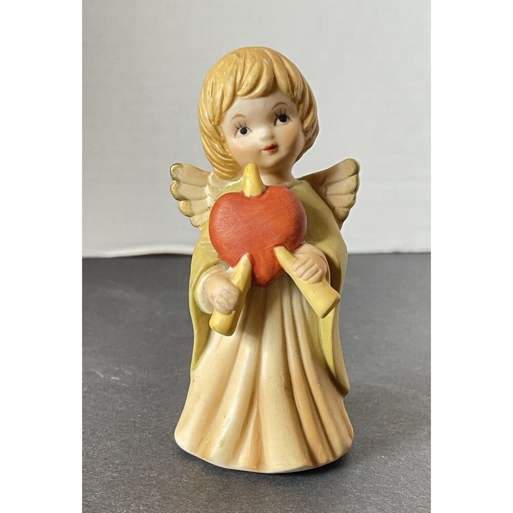 Lefton Angel Heart #2473 Porcelain Bisque Sweet Face 4.5” Tall